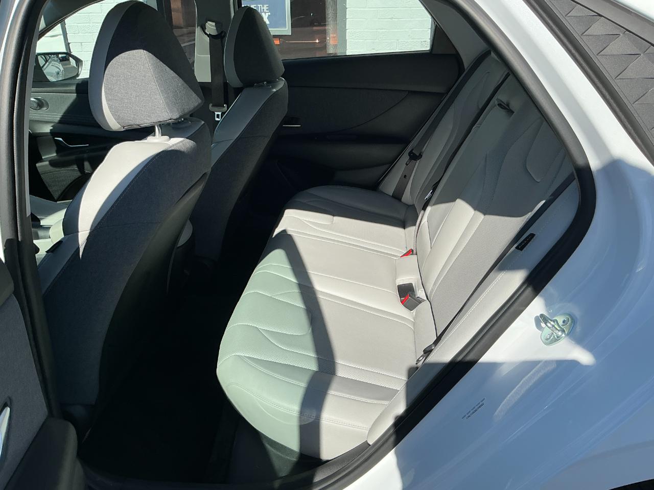 Hyundai Elantra Limited IVT 2025