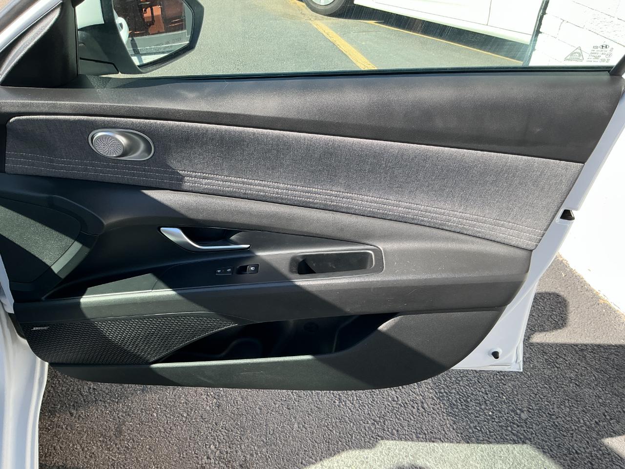 Hyundai Elantra Limited IVT 2025