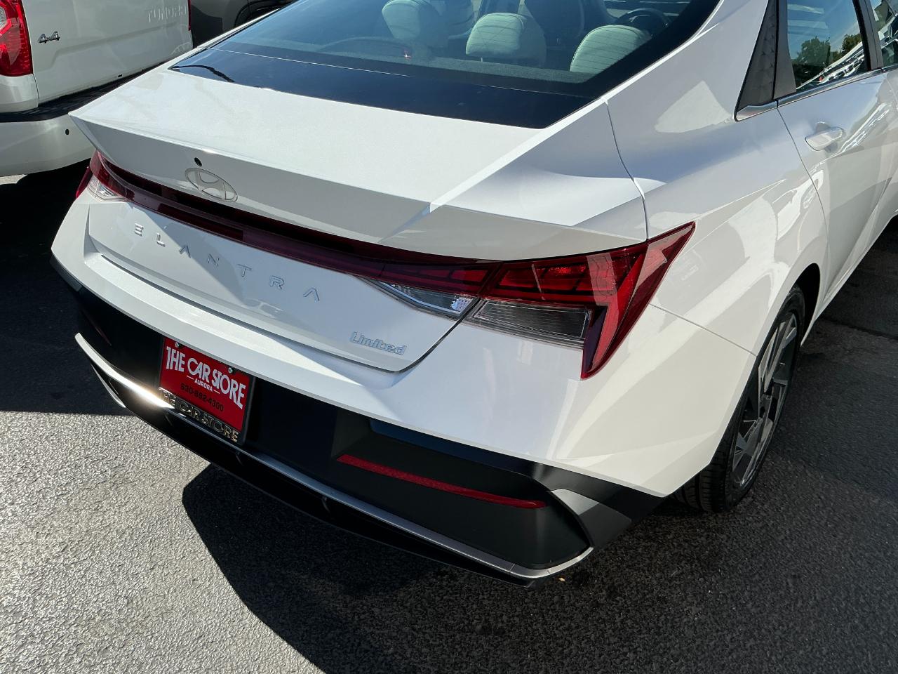 Hyundai Elantra Limited IVT 2025