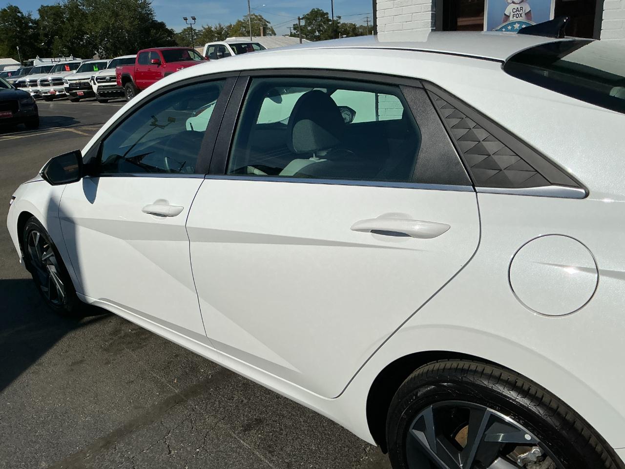 Hyundai Elantra Limited IVT 2025