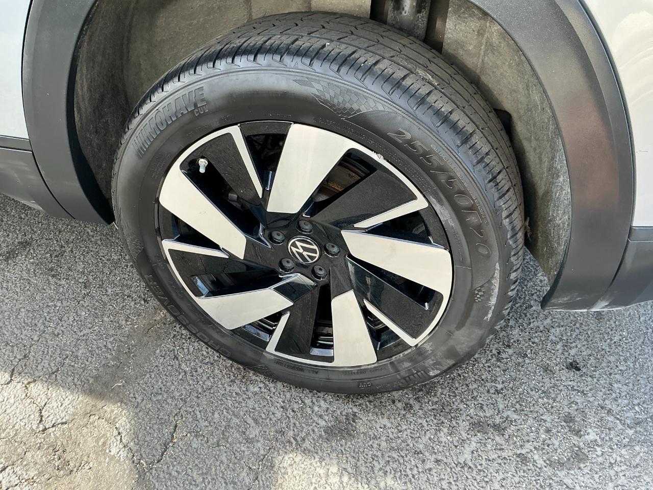 Volkswagen Atlas Cross Sport 2.0T SE w/Technology 4MOTION 2024