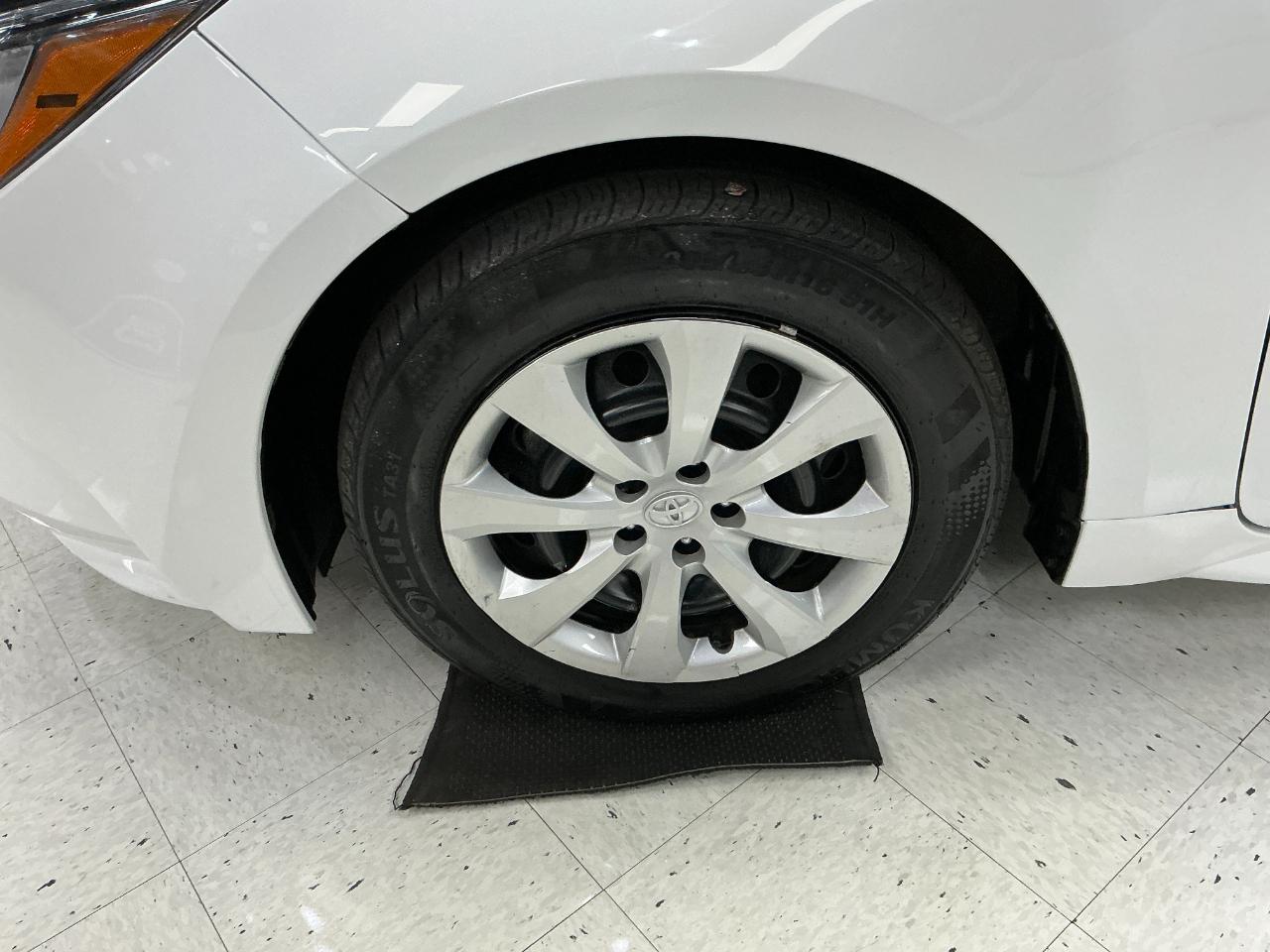 Toyota Corolla LE CVT (Natl) 2025