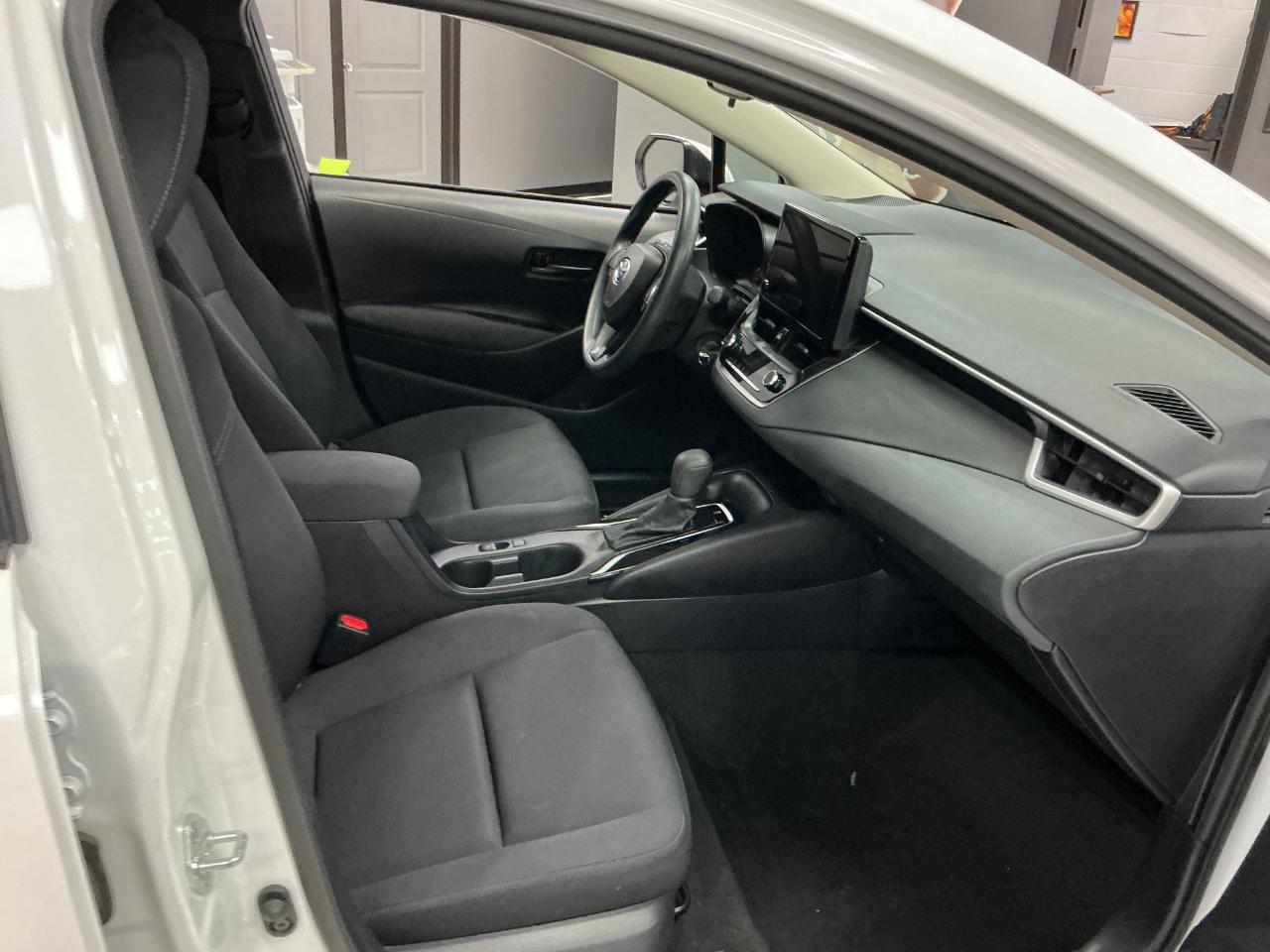 Toyota Corolla LE CVT (Natl) 2025