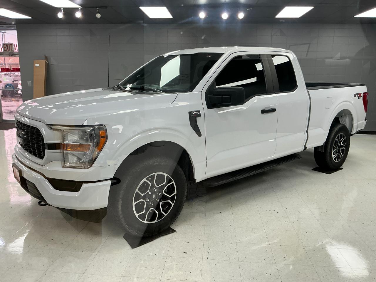 Ford F-150 XL 4WD SuperCab 6.5' Box 2022