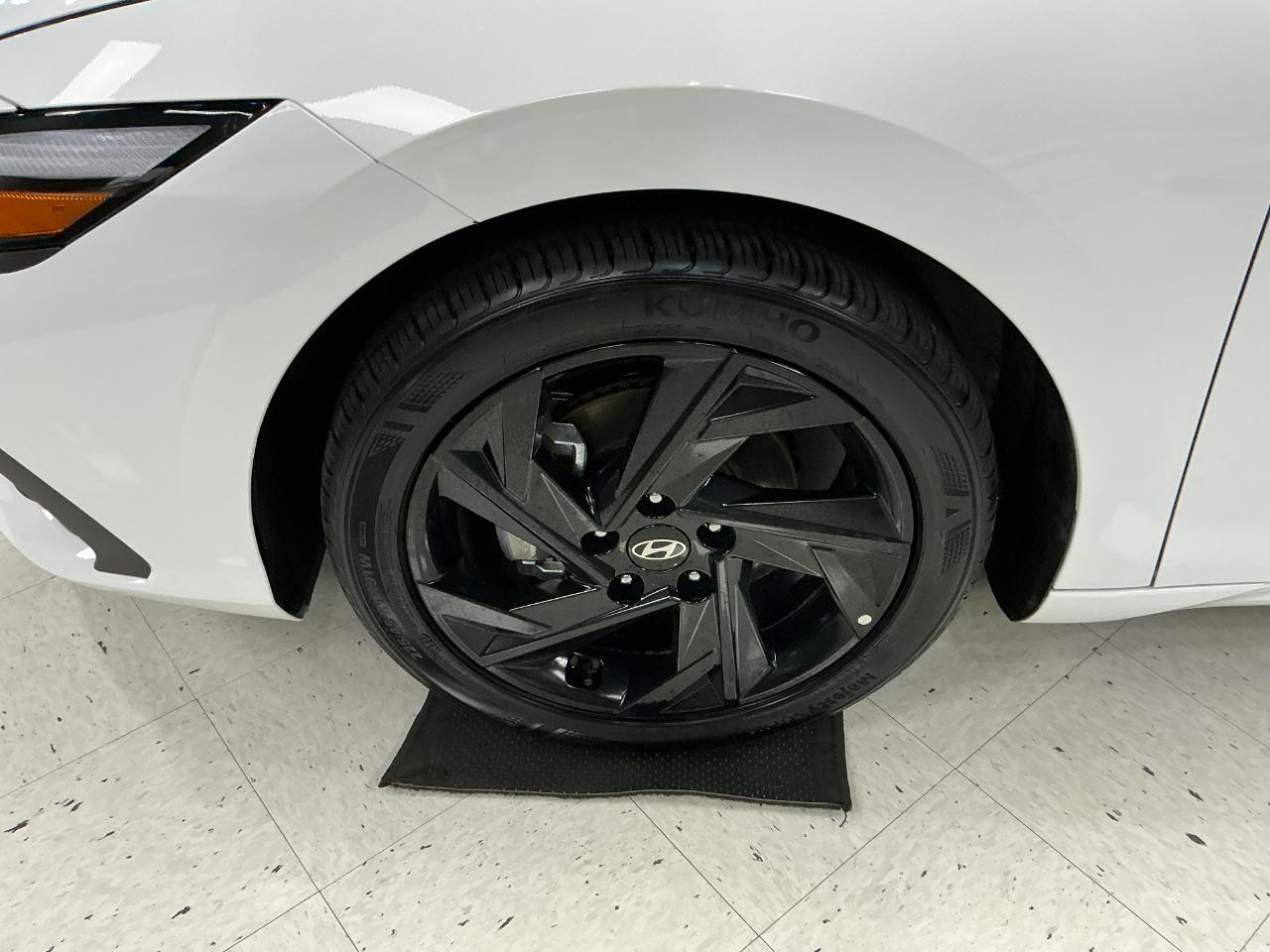 Hyundai Elantra SEL Sport Sedan 2026