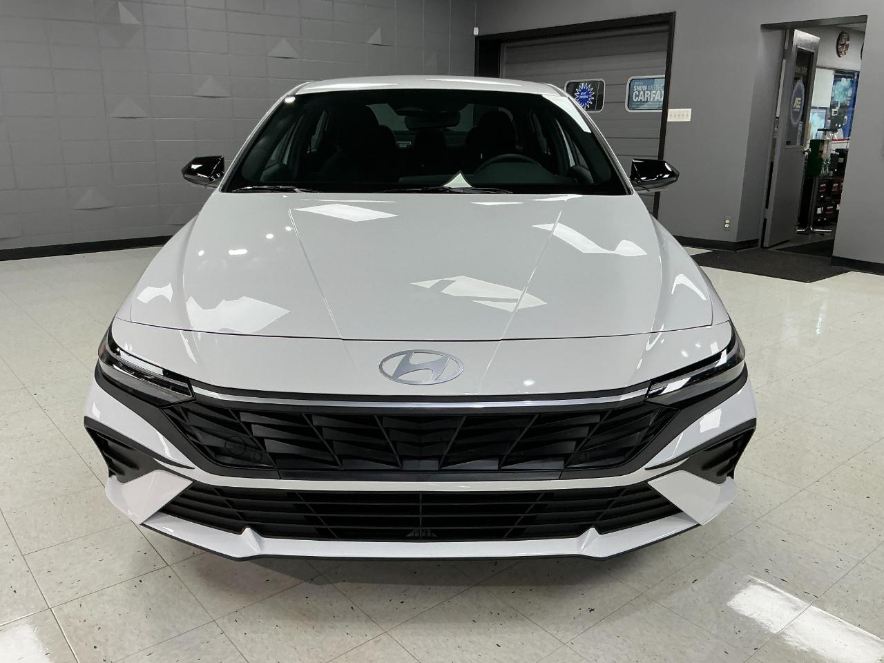 Hyundai Elantra SEL Sport Sedan 2026