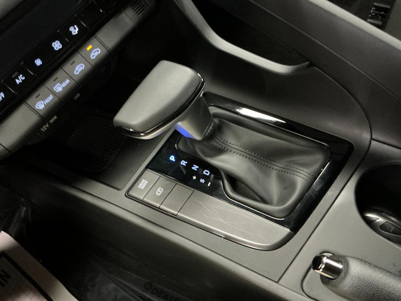 Hyundai Elantra SEL Sport Sedan 2026