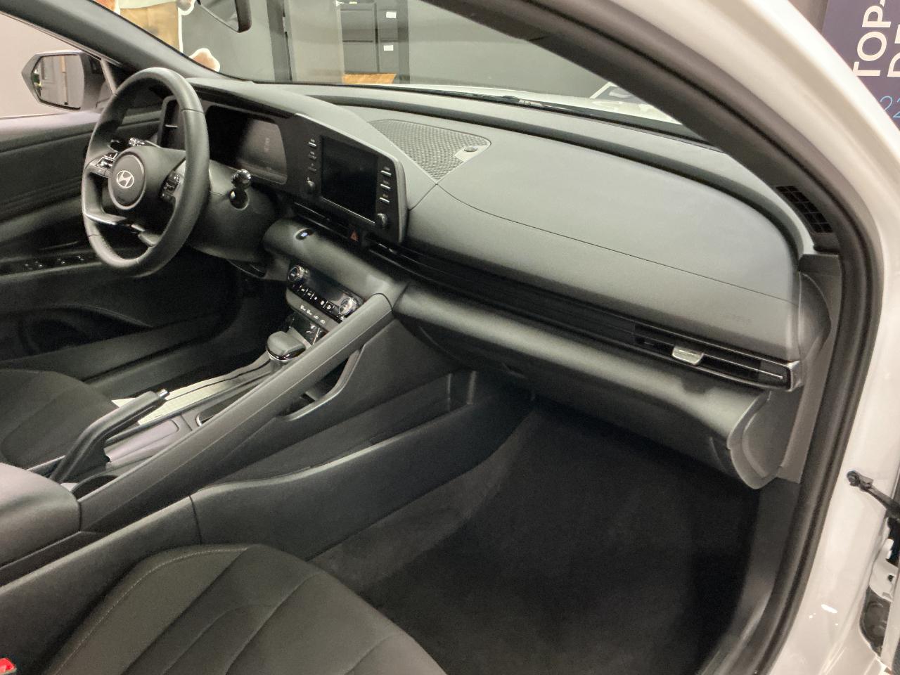 Hyundai Elantra SEL Sport Sedan 2026
