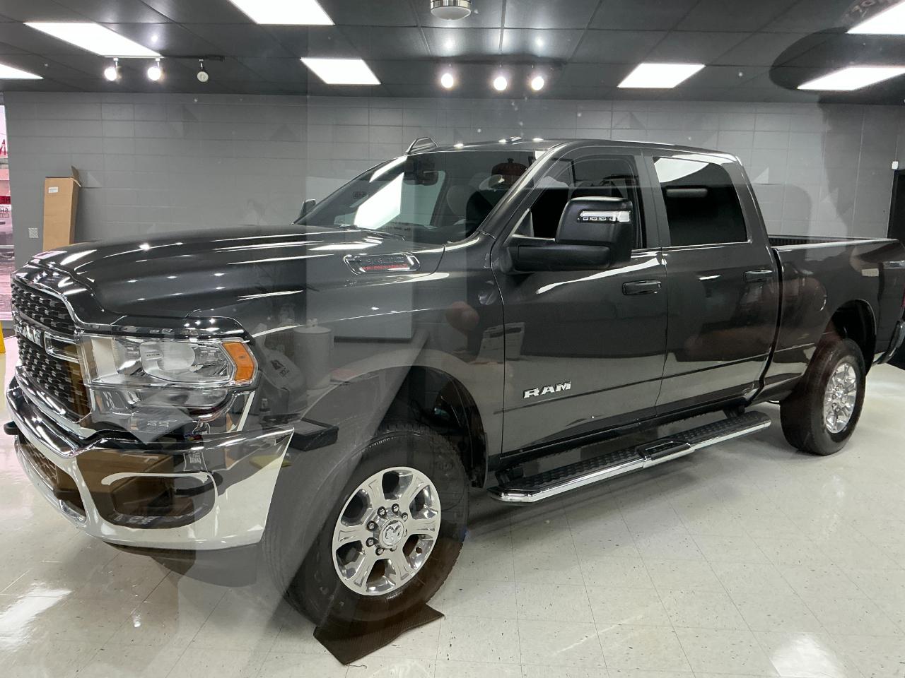 RAM 2500 Big Horn 4x4 Crew Cab 6'4" Box 2024