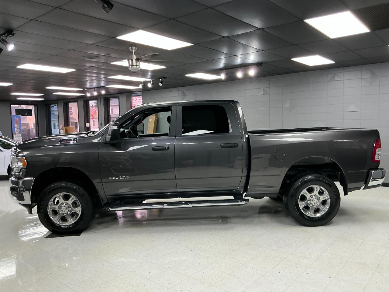 RAM 2500 Big Horn 4x4 Crew Cab 6'4" Box 2024