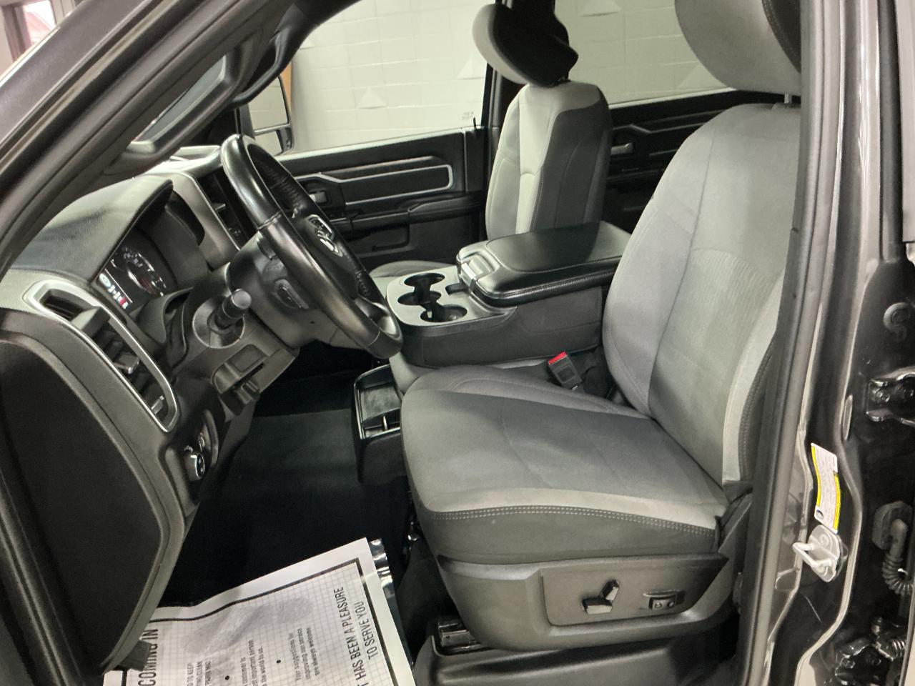 RAM 2500 Big Horn 4x4 Crew Cab 6'4" Box 2024