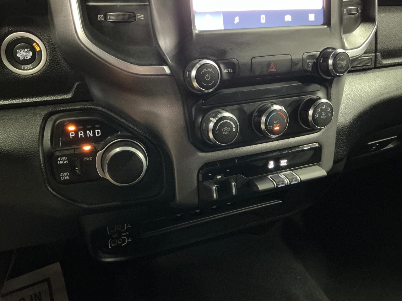 RAM 2500 Big Horn 4x4 Crew Cab 6'4" Box 2024