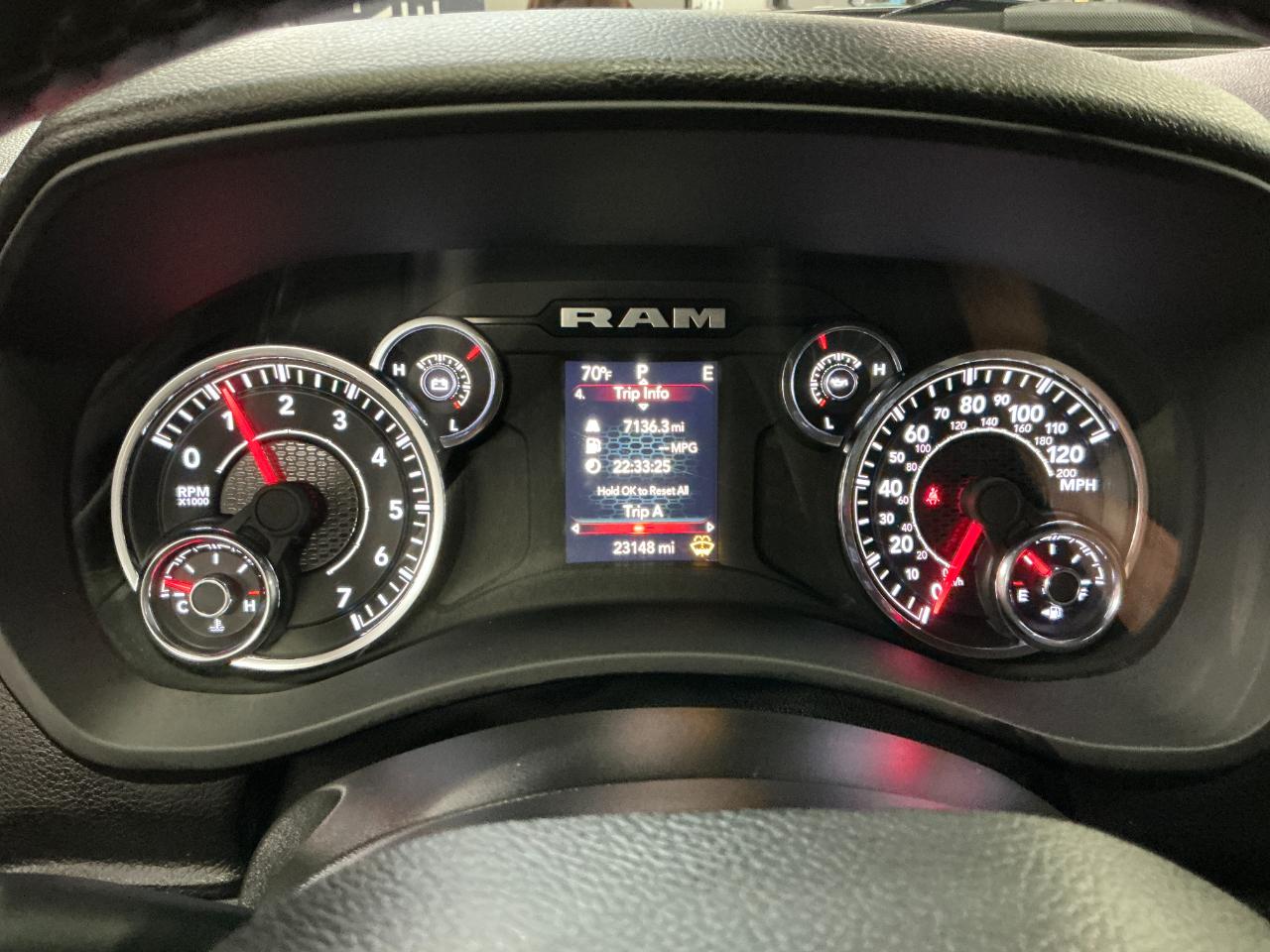 RAM 2500 Big Horn 4x4 Crew Cab 6'4" Box 2024