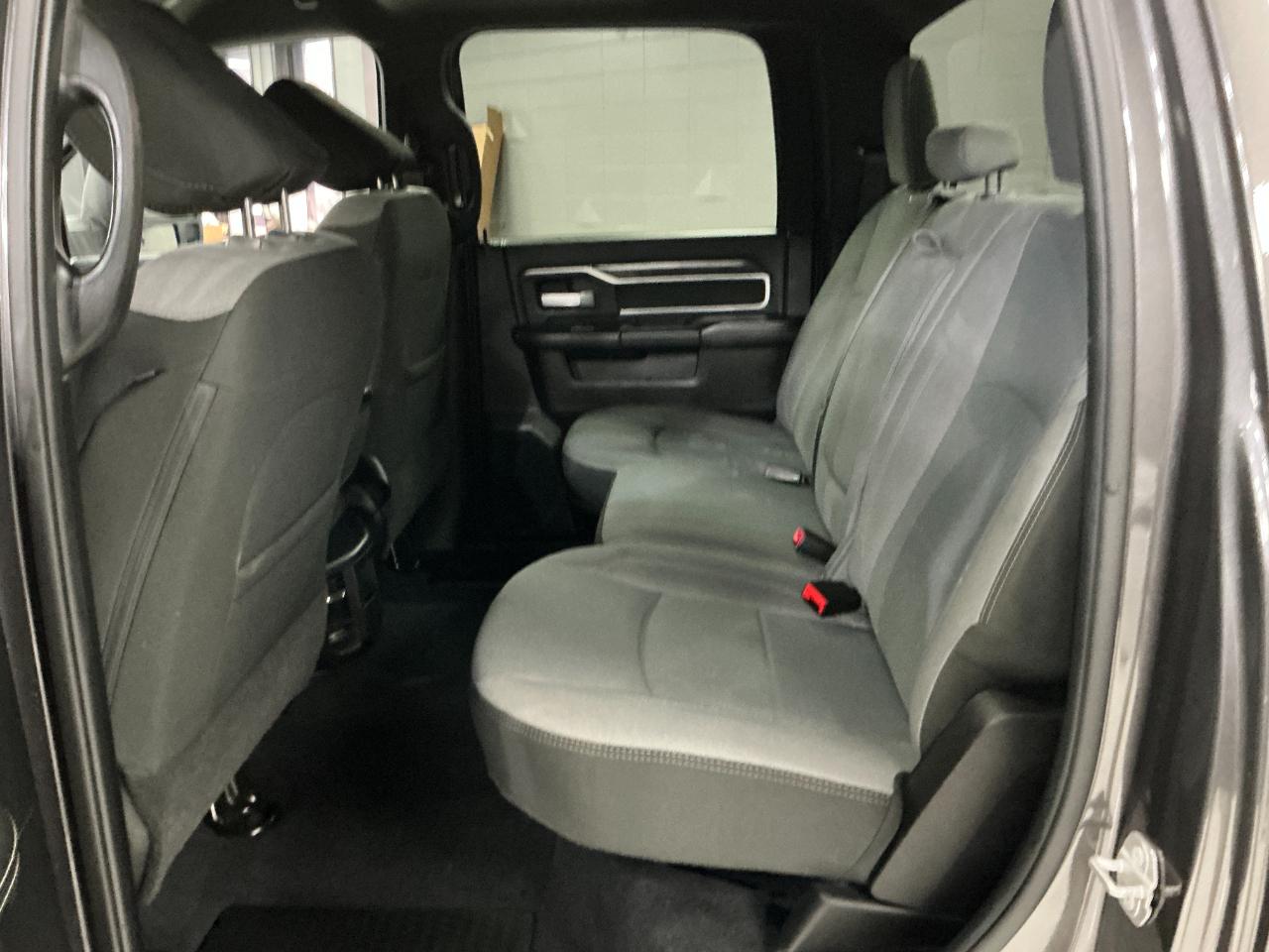 RAM 2500 Big Horn 4x4 Crew Cab 6'4" Box 2024