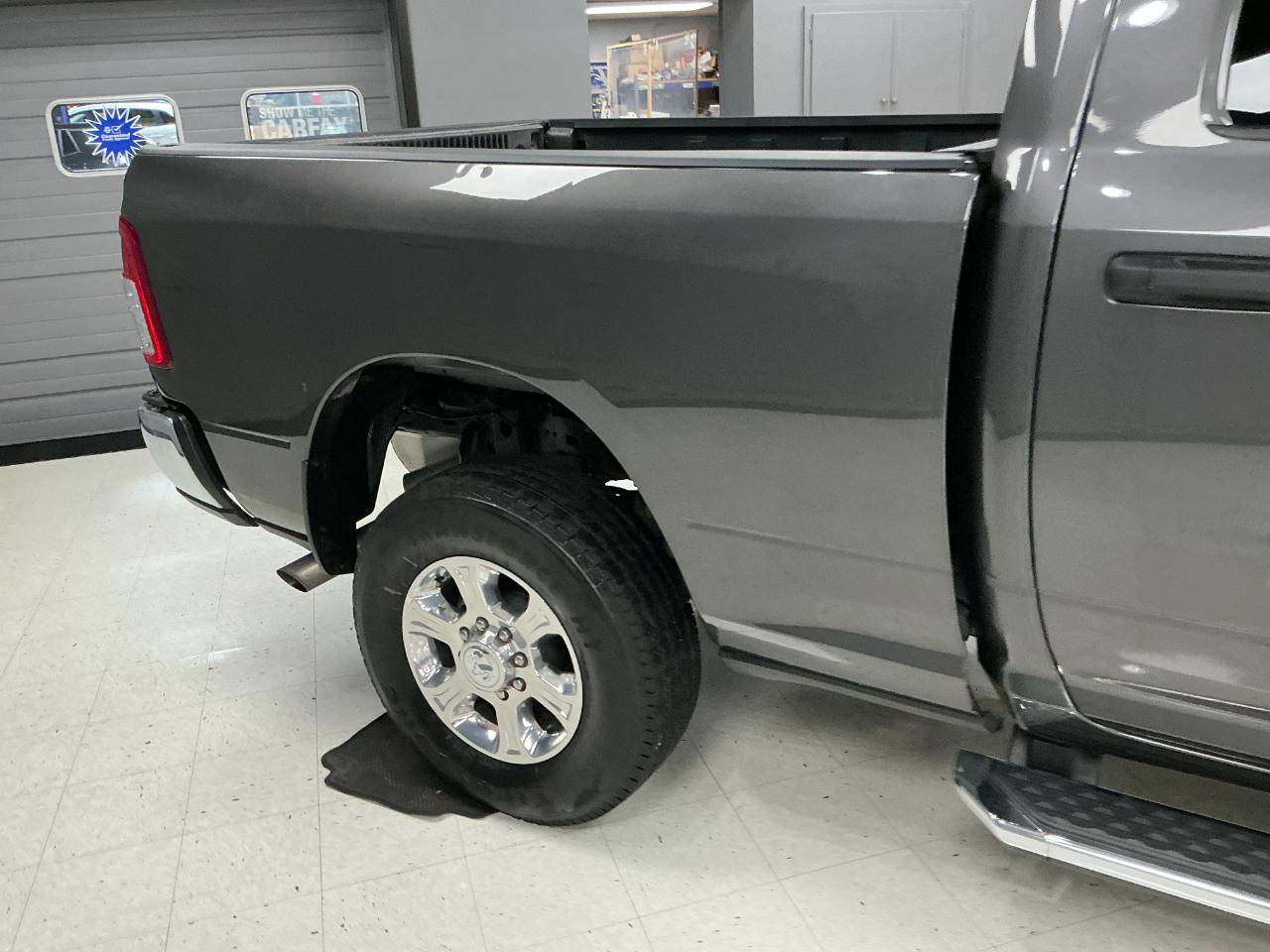 RAM 2500 Big Horn 4x4 Crew Cab 6'4" Box 2024