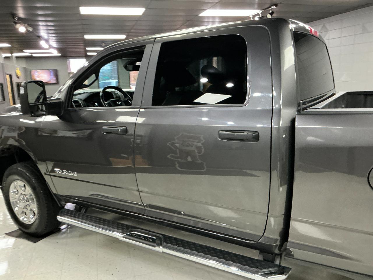 RAM 2500 Big Horn 4x4 Crew Cab 6'4" Box 2024