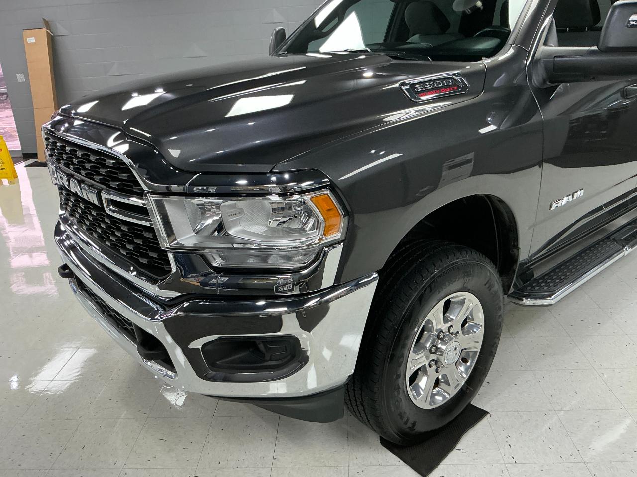 RAM 2500 Big Horn 4x4 Crew Cab 6'4" Box 2024