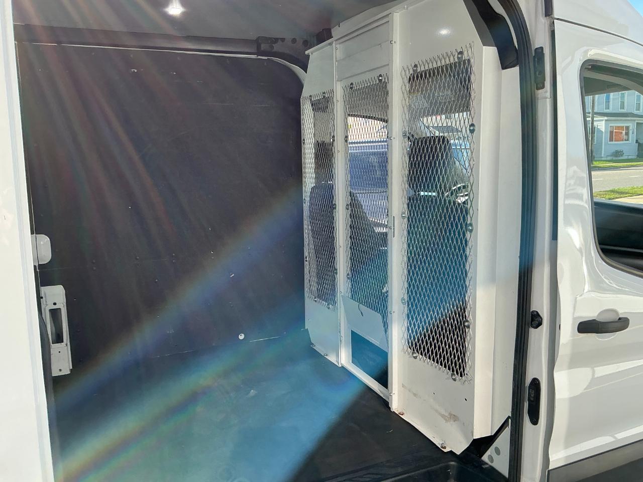 Ford Transit Cargo Van T-250 130" Med Rf 9070 GVWR RWD 2023
