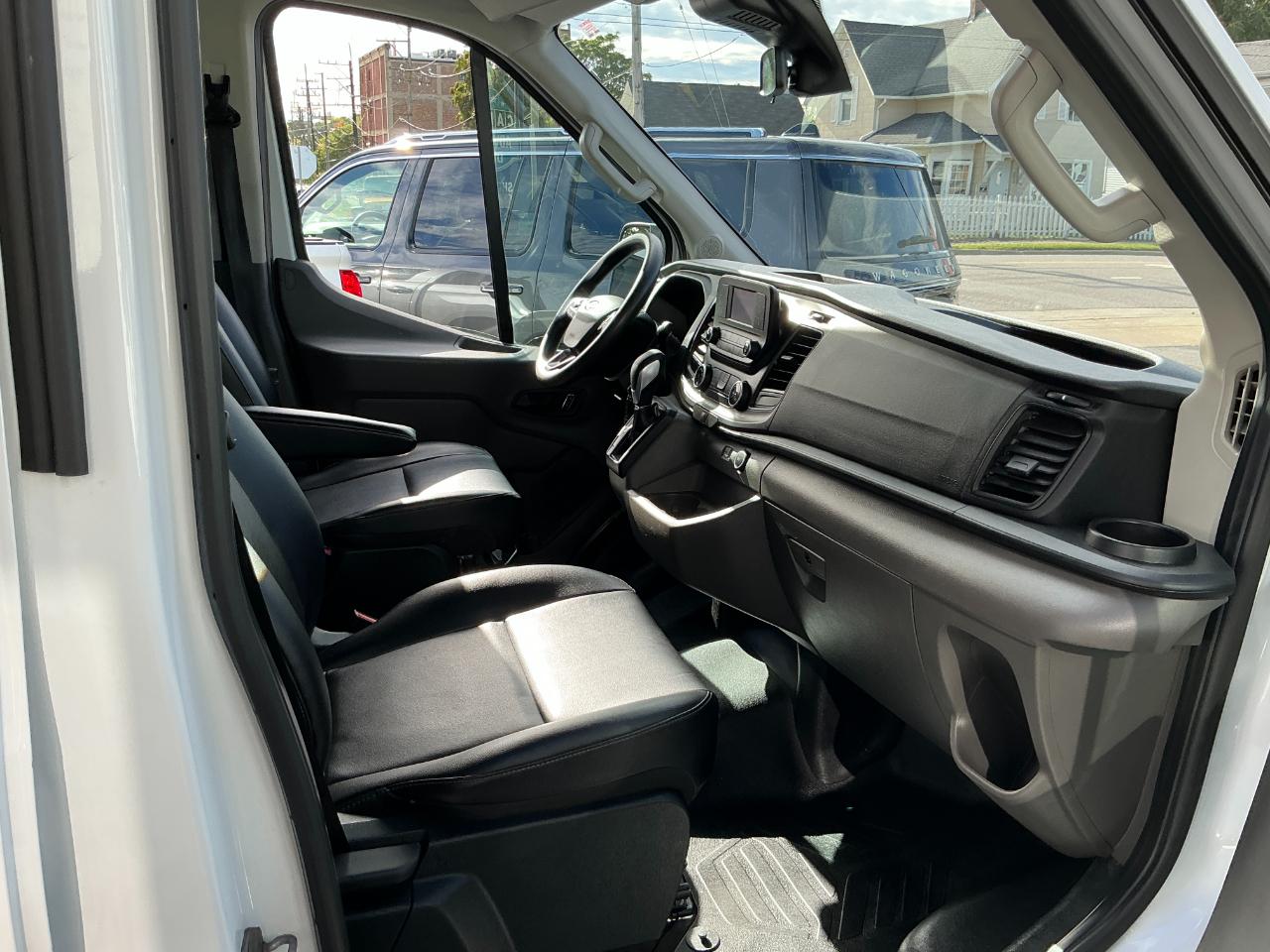 Ford Transit Cargo Van T-250 130" Med Rf 9070 GVWR RWD 2023