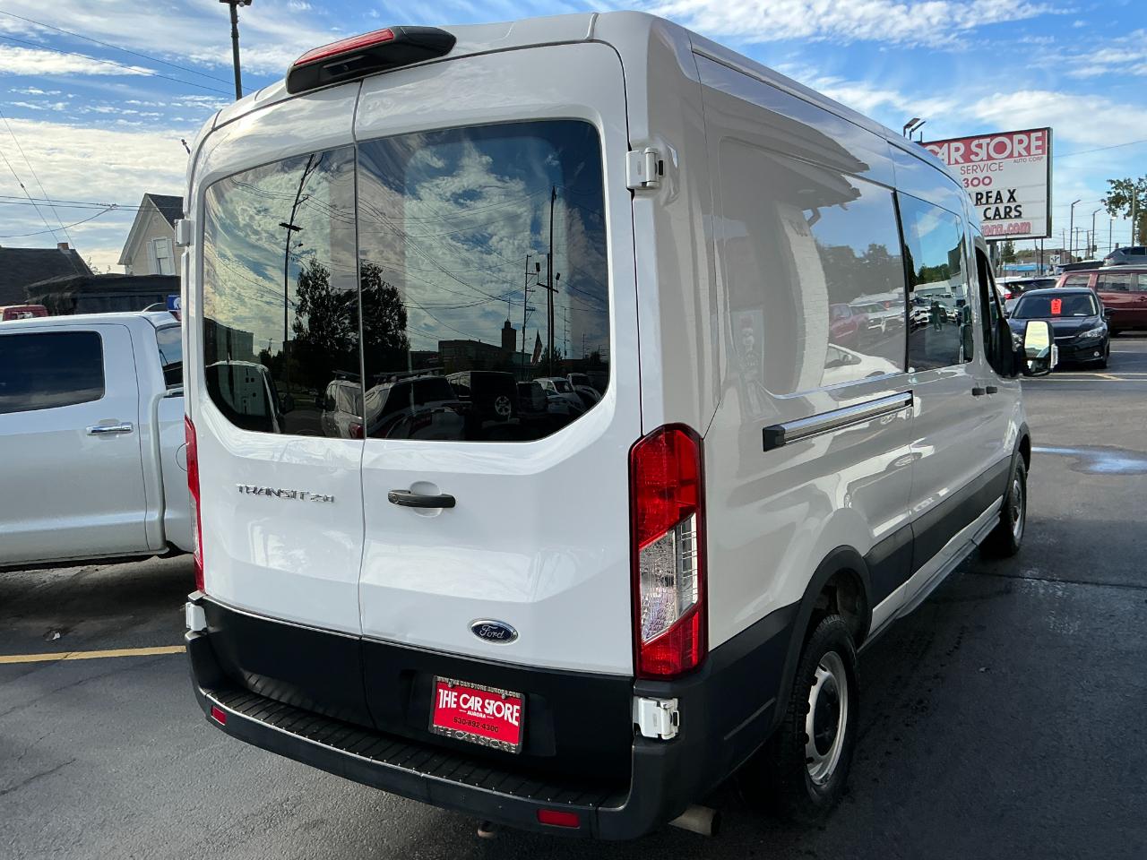 Ford Transit Cargo Van T-250 130" Med Rf 9070 GVWR RWD 2023