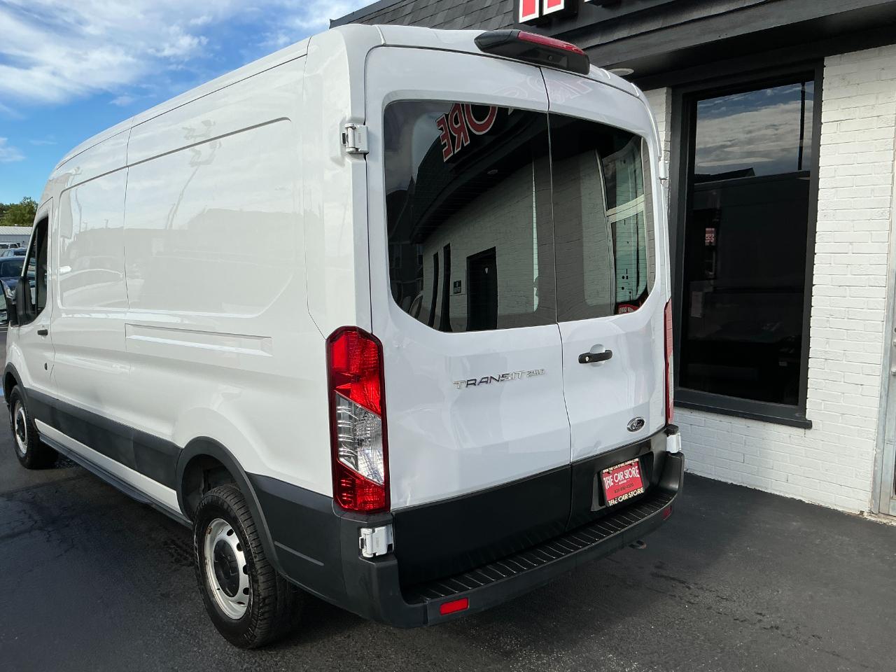 Ford Transit Cargo Van T-250 130" Med Rf 9070 GVWR RWD 2023
