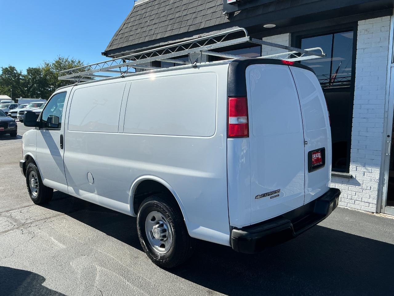 Chevrolet Express Cargo Van RWD 2500 135" 2016