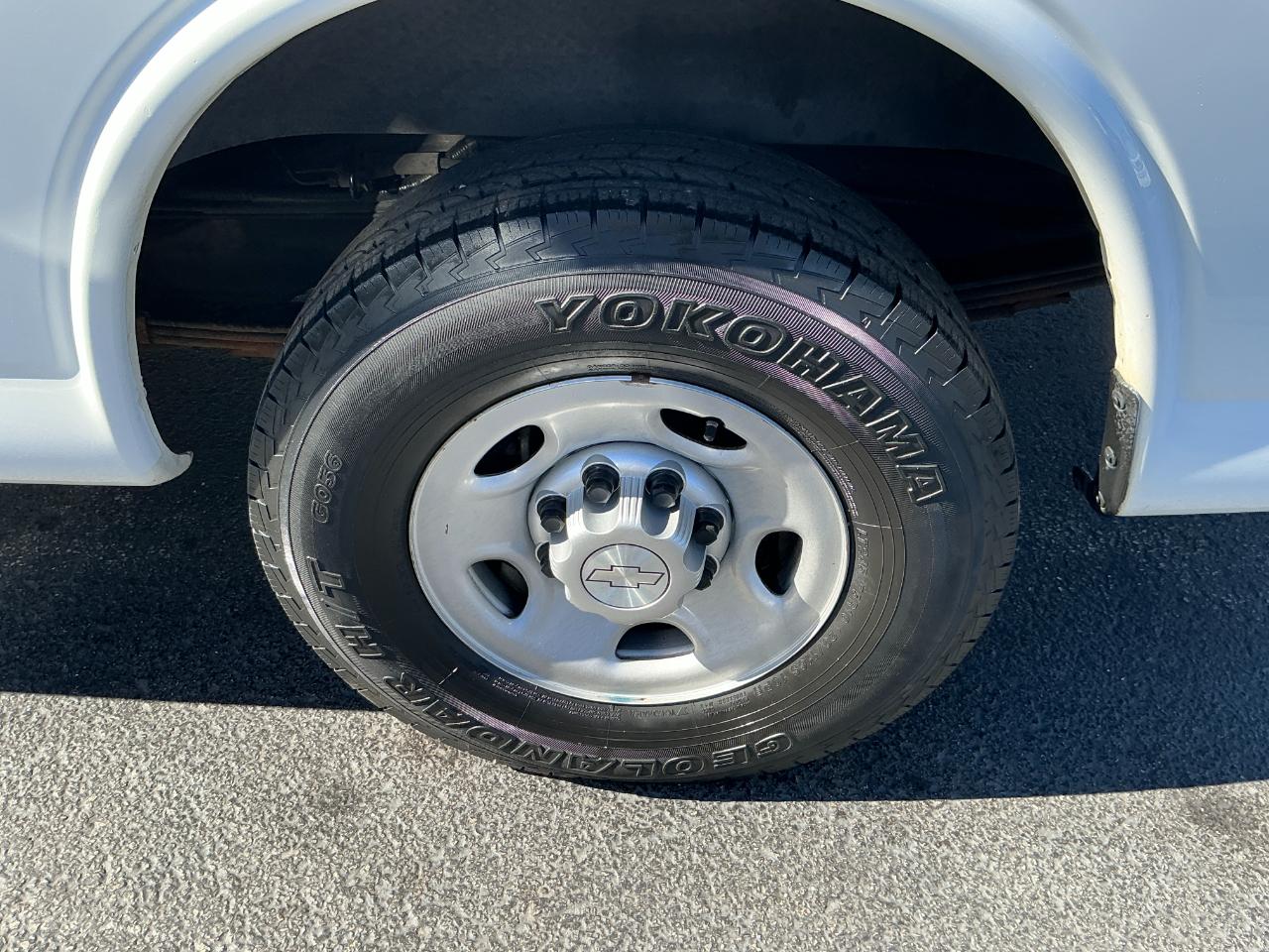 Chevrolet Express Cargo Van RWD 2500 135" 2016