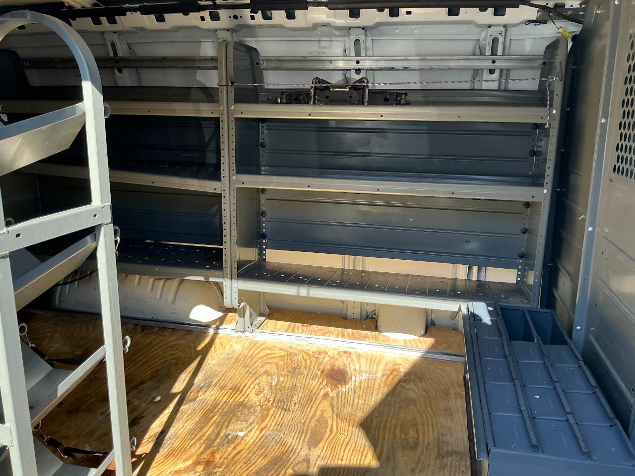 Chevrolet Express Cargo Van RWD 2500 135" 2016