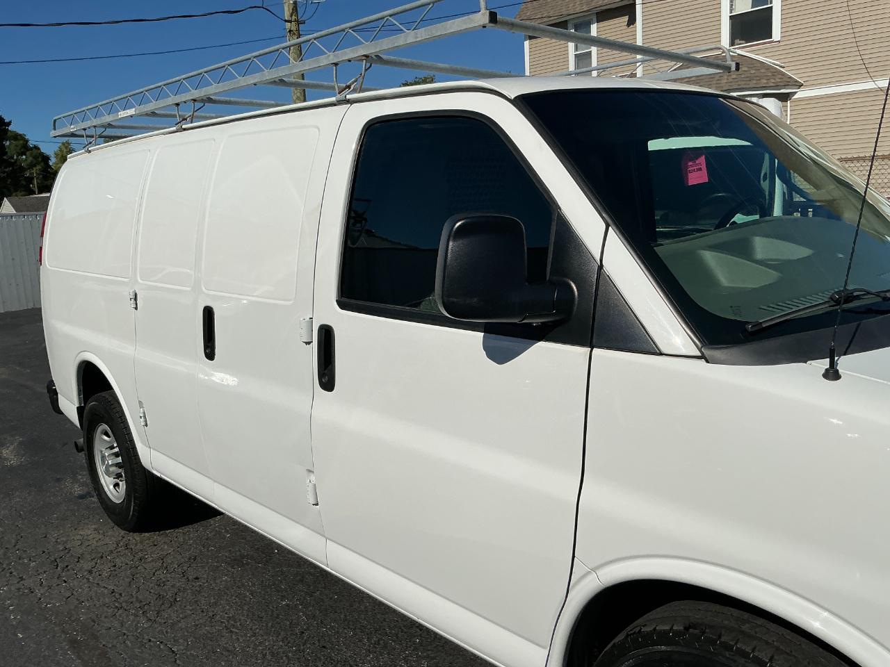 Chevrolet Express Cargo Van RWD 2500 135" 2016