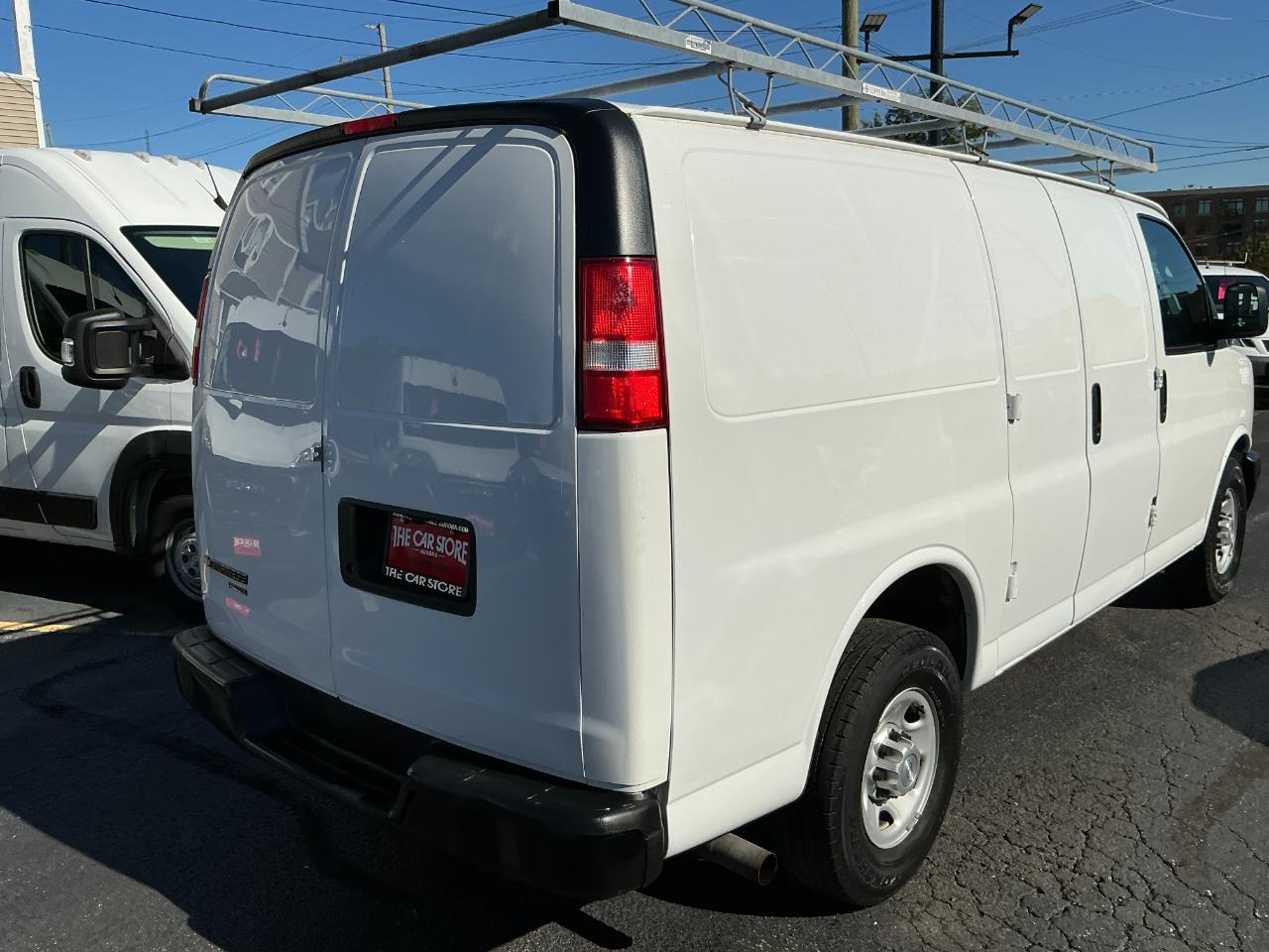 Chevrolet Express Cargo Van RWD 2500 135" 2016