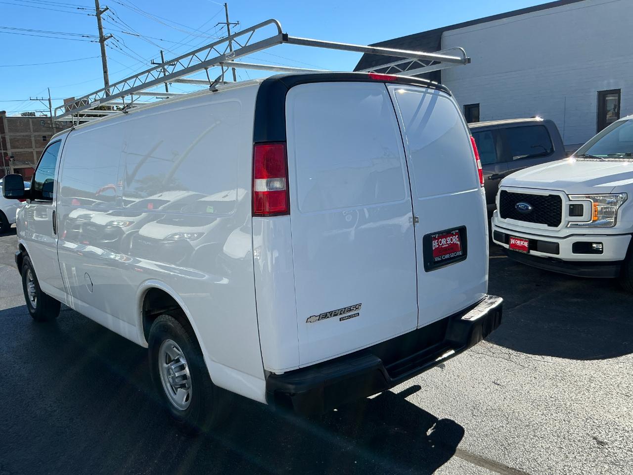 Chevrolet Express Cargo Van RWD 2500 135" 2016