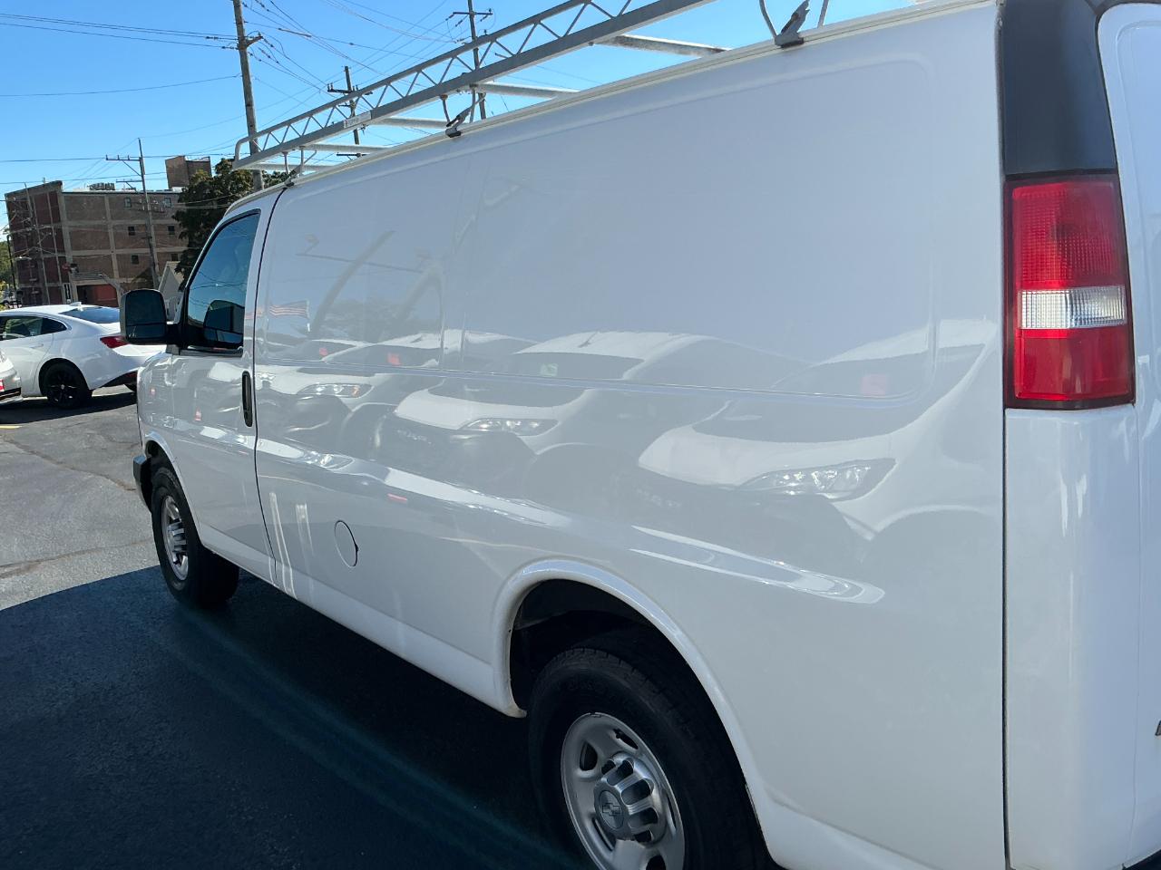 Chevrolet Express Cargo Van RWD 2500 135" 2016