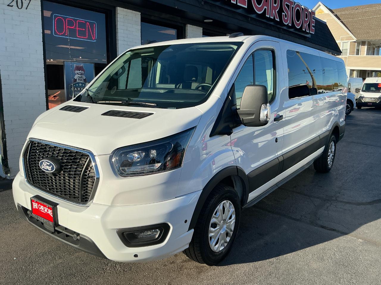 Ford Transit Passenger Wagon T-350 148" Low Roof XLT RWD 2026