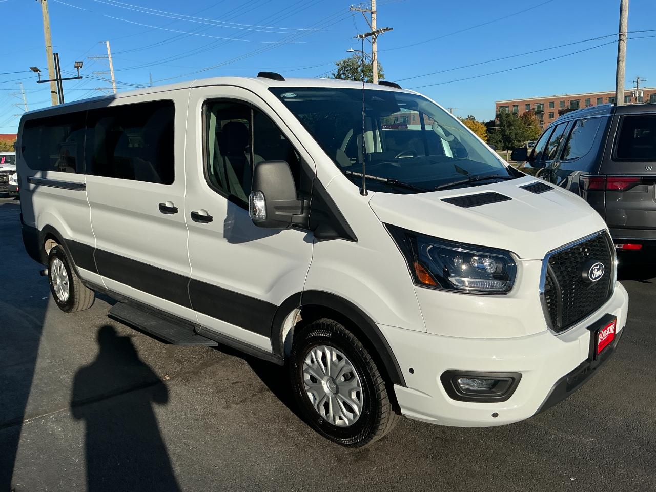 Ford Transit Passenger Wagon T-350 148" Low Roof XLT RWD 2026