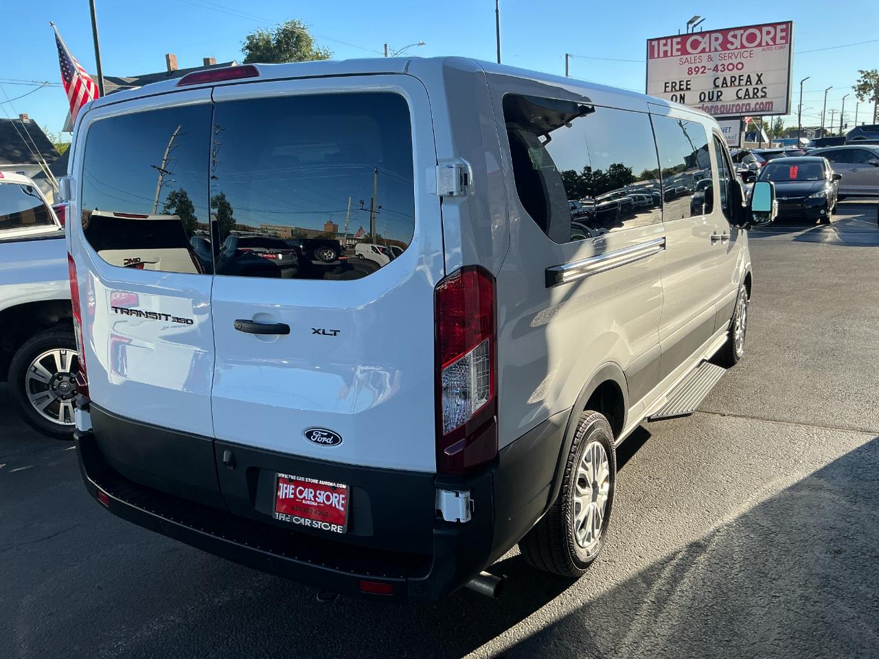 Ford Transit Passenger Wagon T-350 148" Low Roof XLT RWD 2026