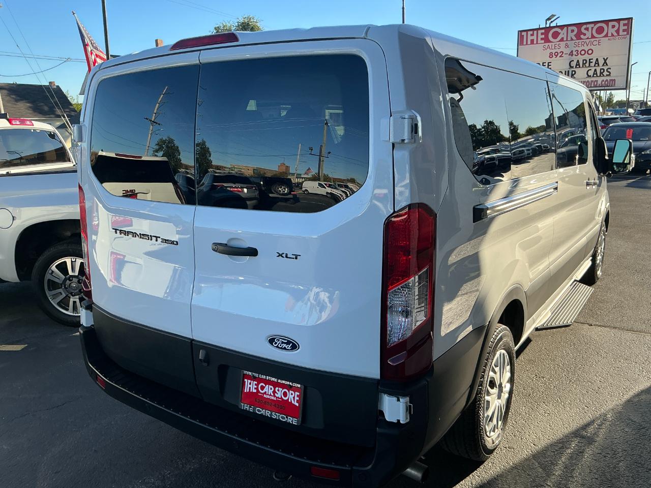 Ford Transit Passenger Wagon T-350 148" Low Roof XLT RWD 2026