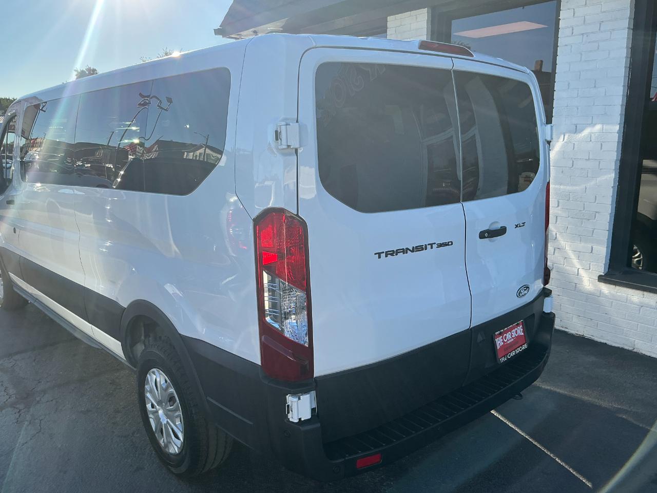 Ford Transit Passenger Wagon T-350 148" Low Roof XLT RWD 2026