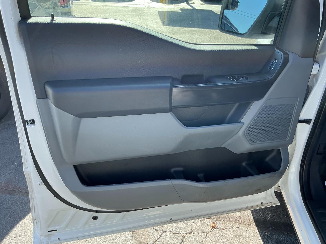 Ford F-150 XL 2WD Reg Cab 8' Box 2022