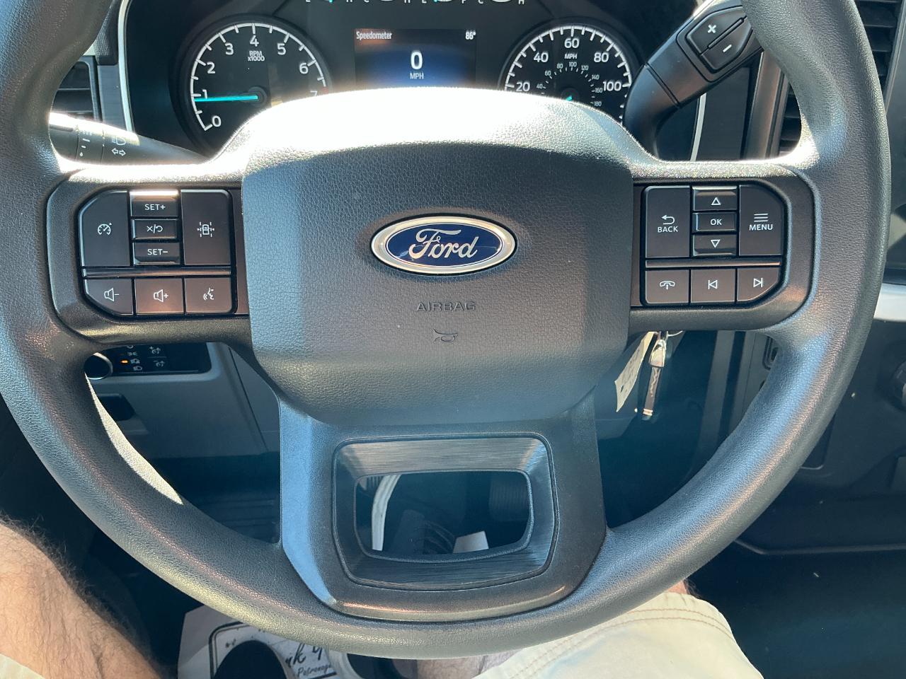 Ford F-150 XL 2WD Reg Cab 8' Box 2022