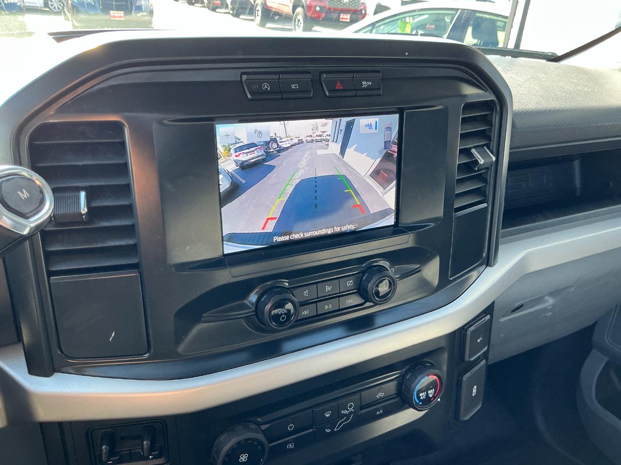 Ford F-150 XL 2WD Reg Cab 8' Box 2022