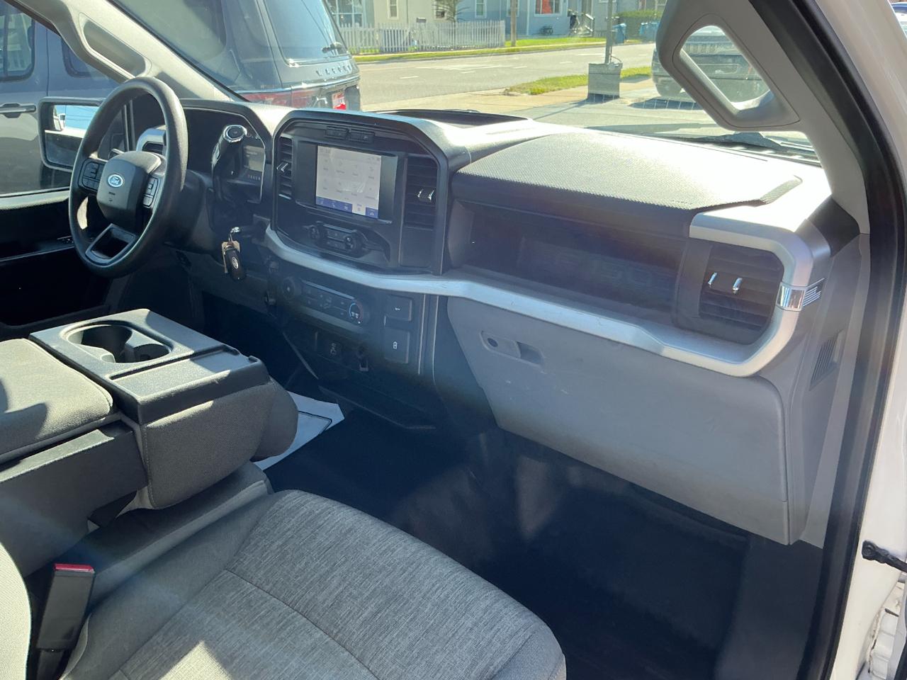Ford F-150 XL 2WD Reg Cab 8' Box 2022