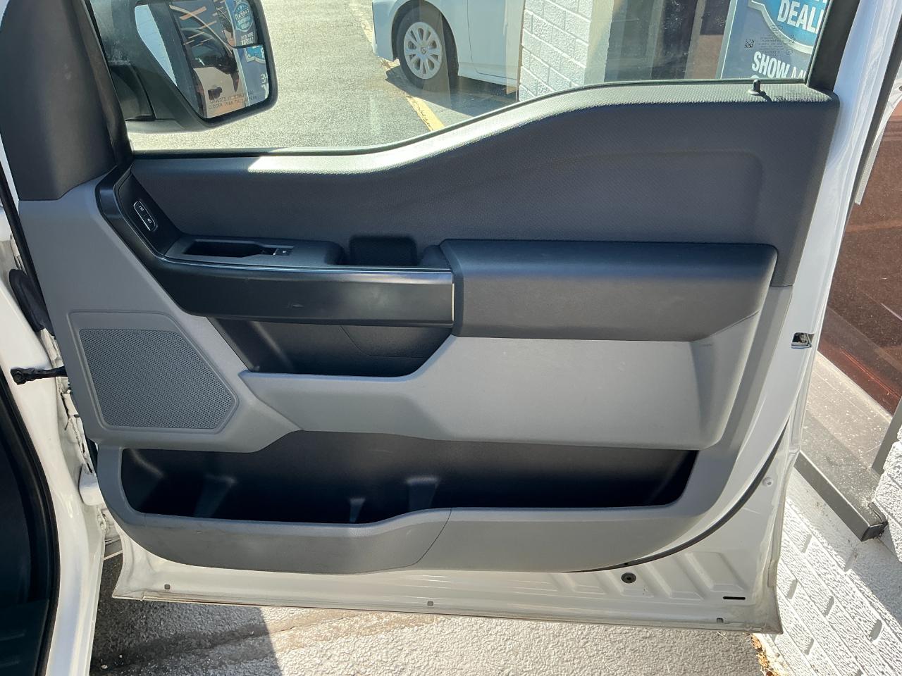 Ford F-150 XL 2WD Reg Cab 8' Box 2022
