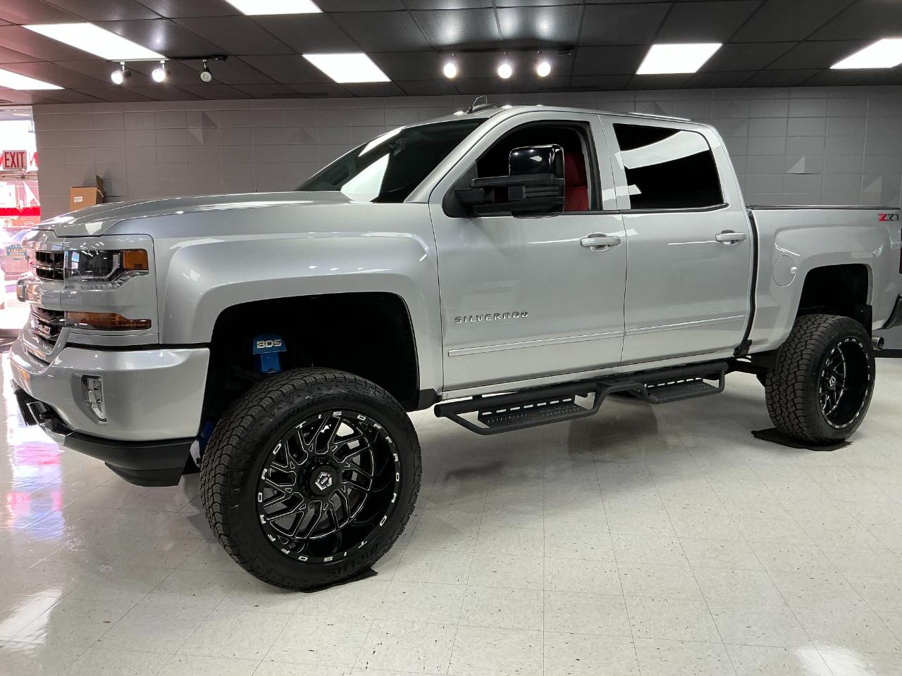 Chevrolet Silverado 1500 4WD Crew Cab 143.5" LT w/2LT 2018