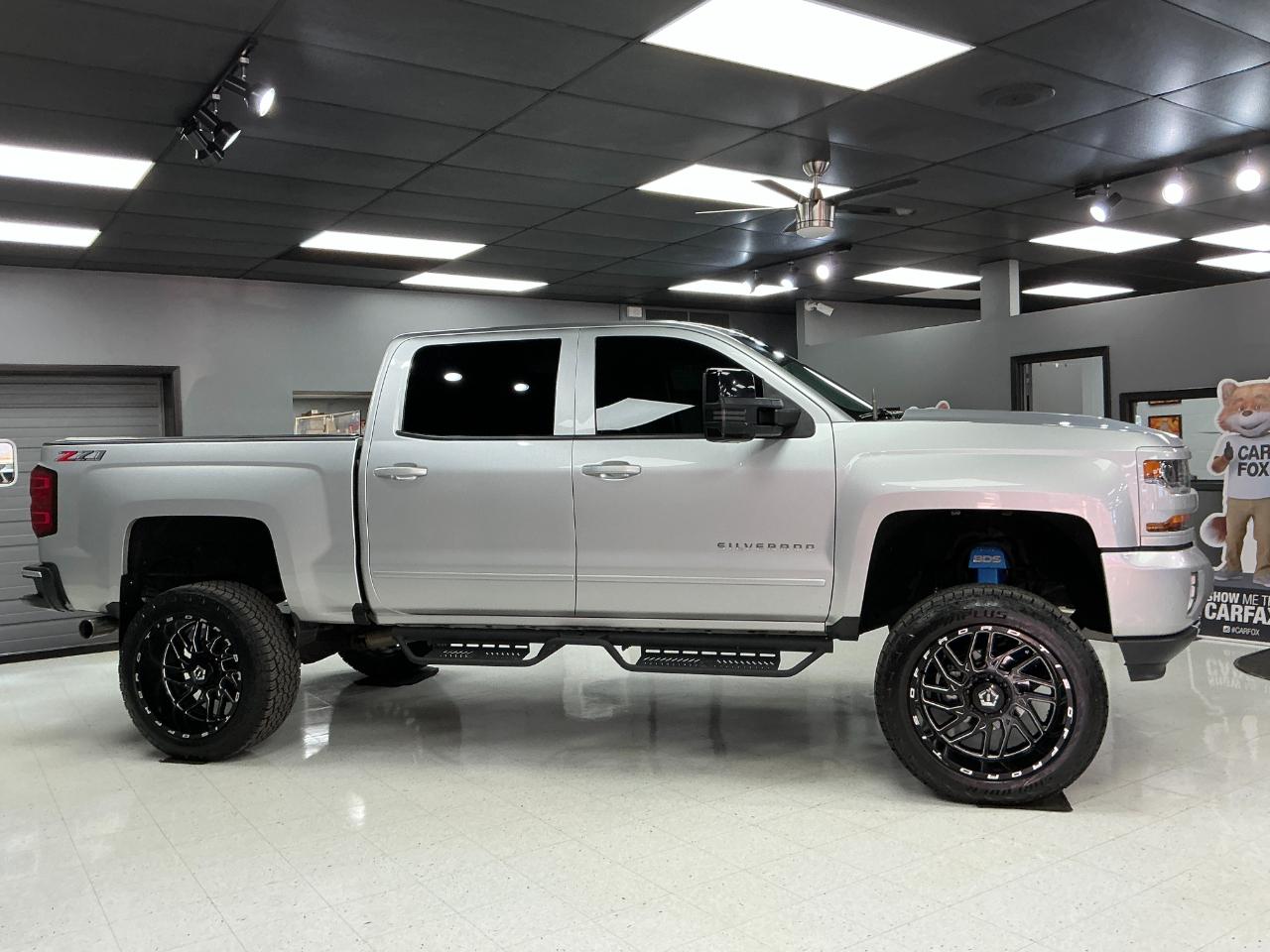 Chevrolet Silverado 1500 4WD Crew Cab 143.5" LT w/2LT 2018