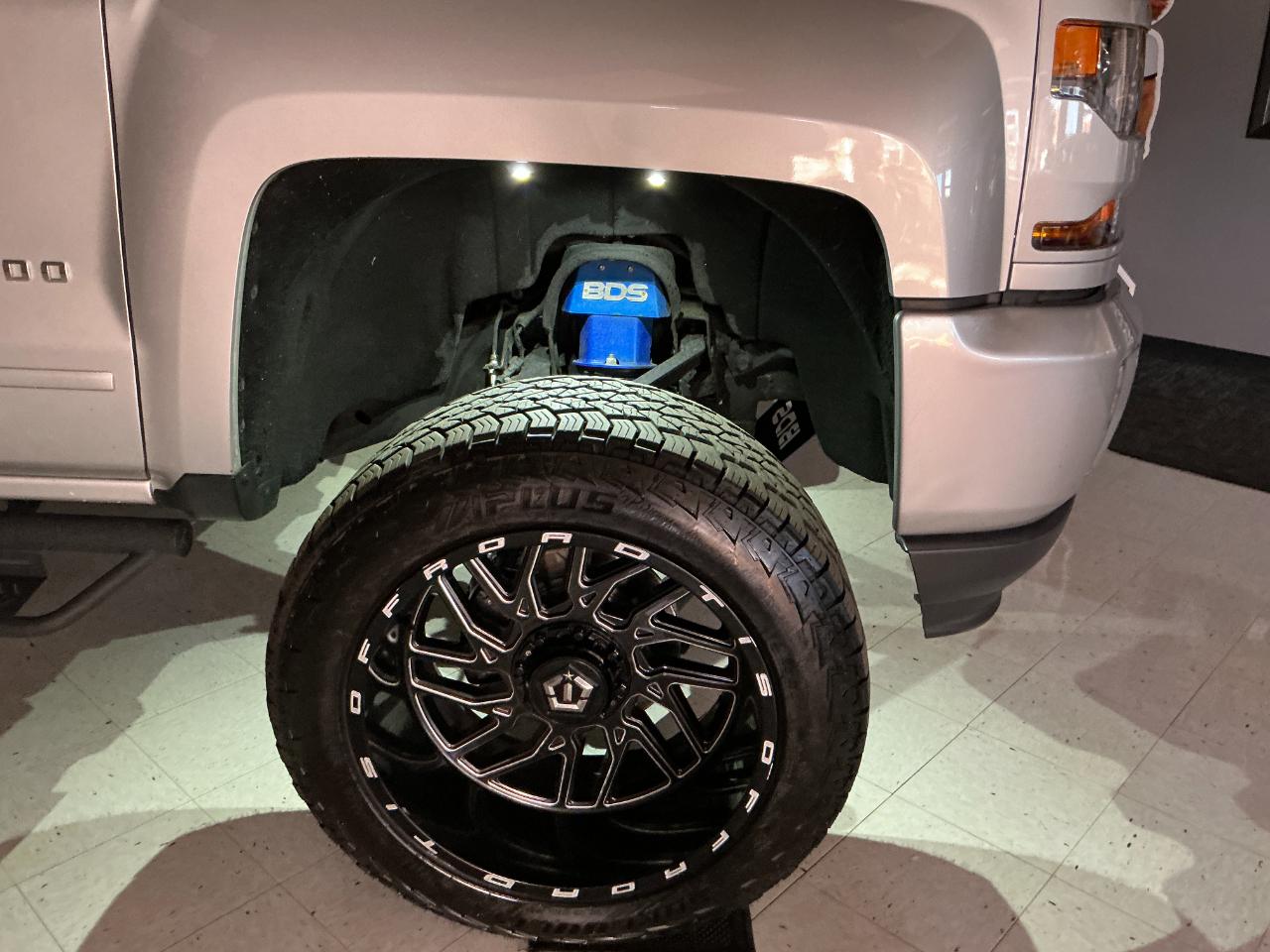 Chevrolet Silverado 1500 4WD Crew Cab 143.5" LT w/2LT 2018