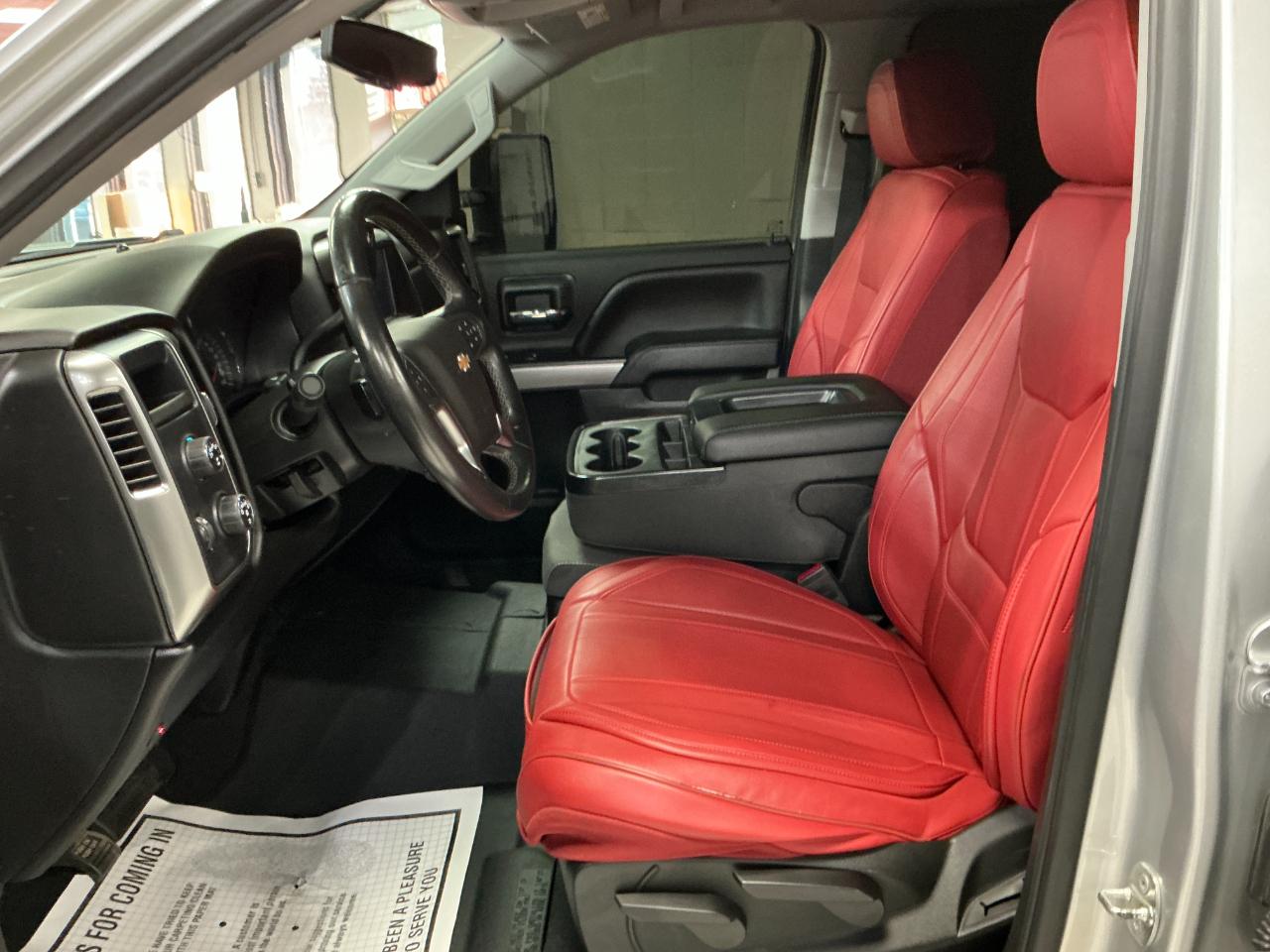 Chevrolet Silverado 1500 4WD Crew Cab 143.5" LT w/2LT 2018