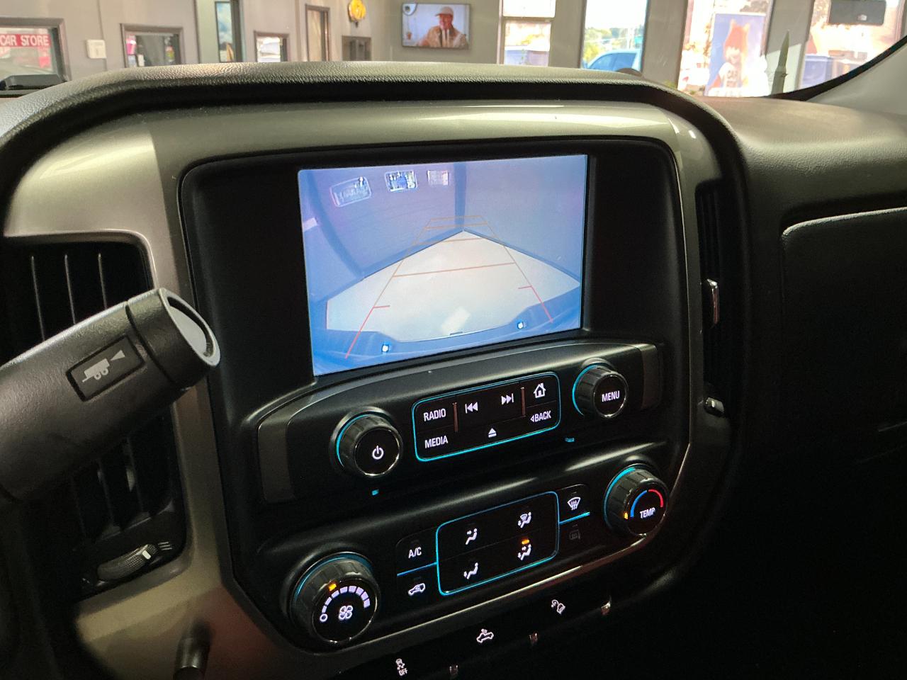 Chevrolet Silverado 1500 4WD Crew Cab 143.5" LT w/2LT 2018