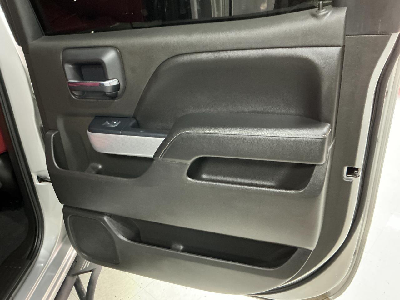 Chevrolet Silverado 1500 4WD Crew Cab 143.5" LT w/2LT 2018