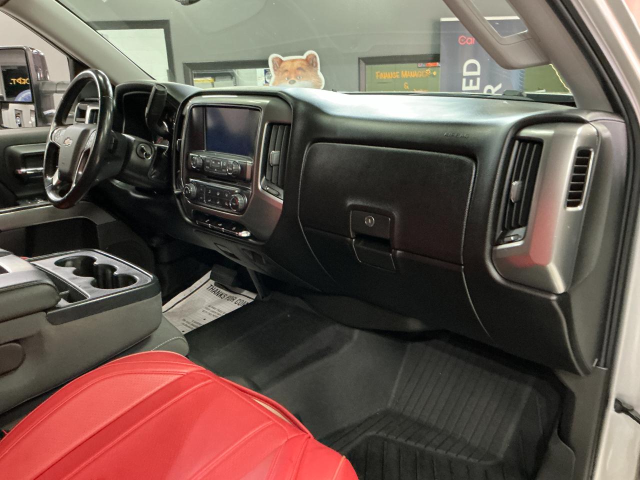Chevrolet Silverado 1500 4WD Crew Cab 143.5" LT w/2LT 2018