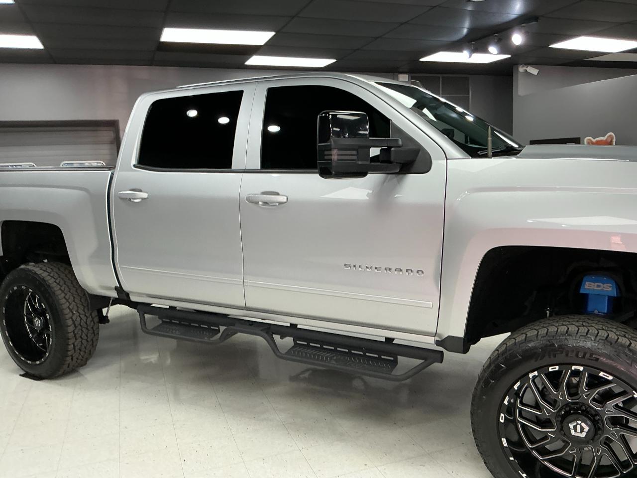 Chevrolet Silverado 1500 4WD Crew Cab 143.5" LT w/2LT 2018